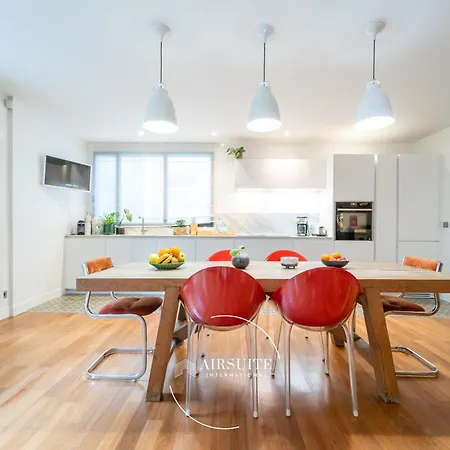 Luxury Montmartre Cocoon 3br By Airsuite Apartment